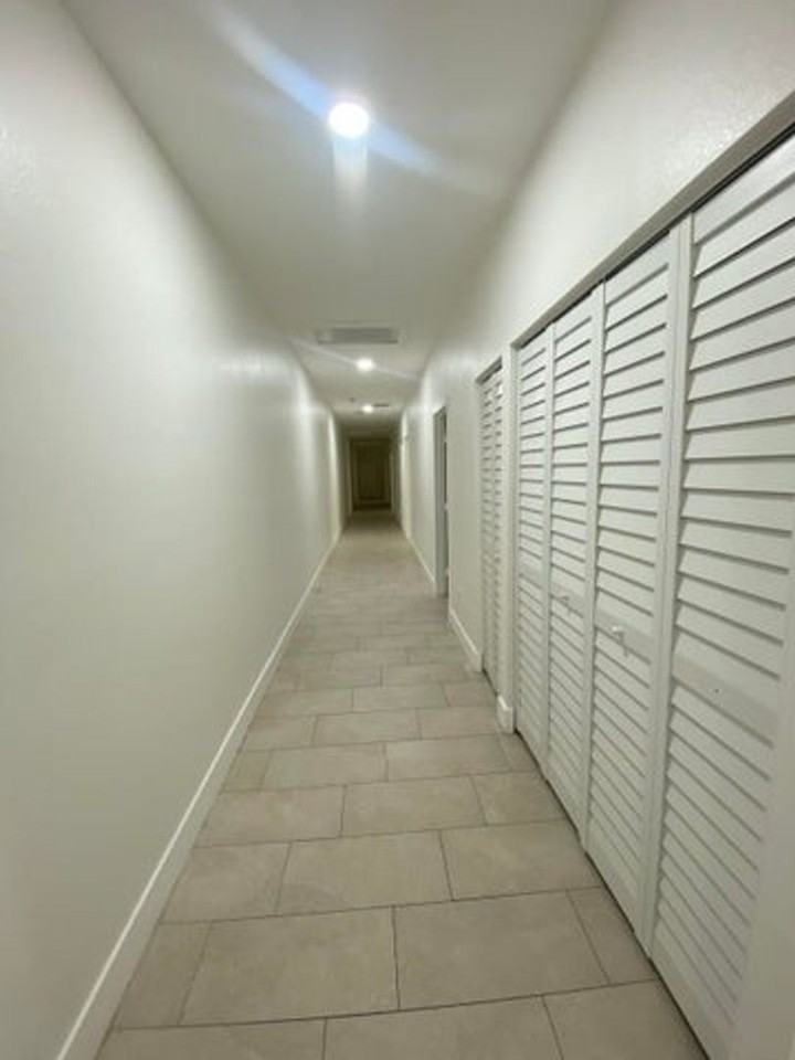 2594 Nw 20th St - Photo 3 of 16