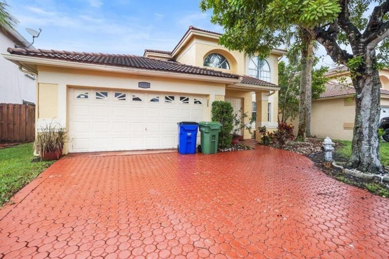 3178 Nw 72nd Ave - Photo 7 of 12