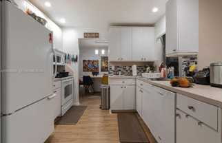 7940 Nw 9th St - Photo 1 of 1