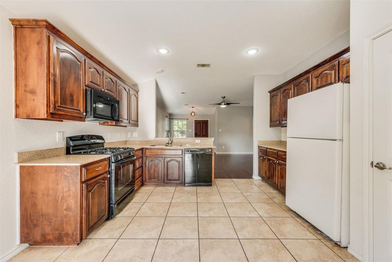5160 Britton Ridge Ln - Photo 6 of 19