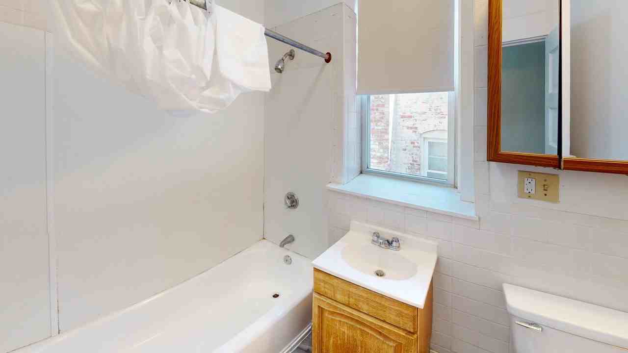 19 Mount Hood Rd - Photo 2 of 6