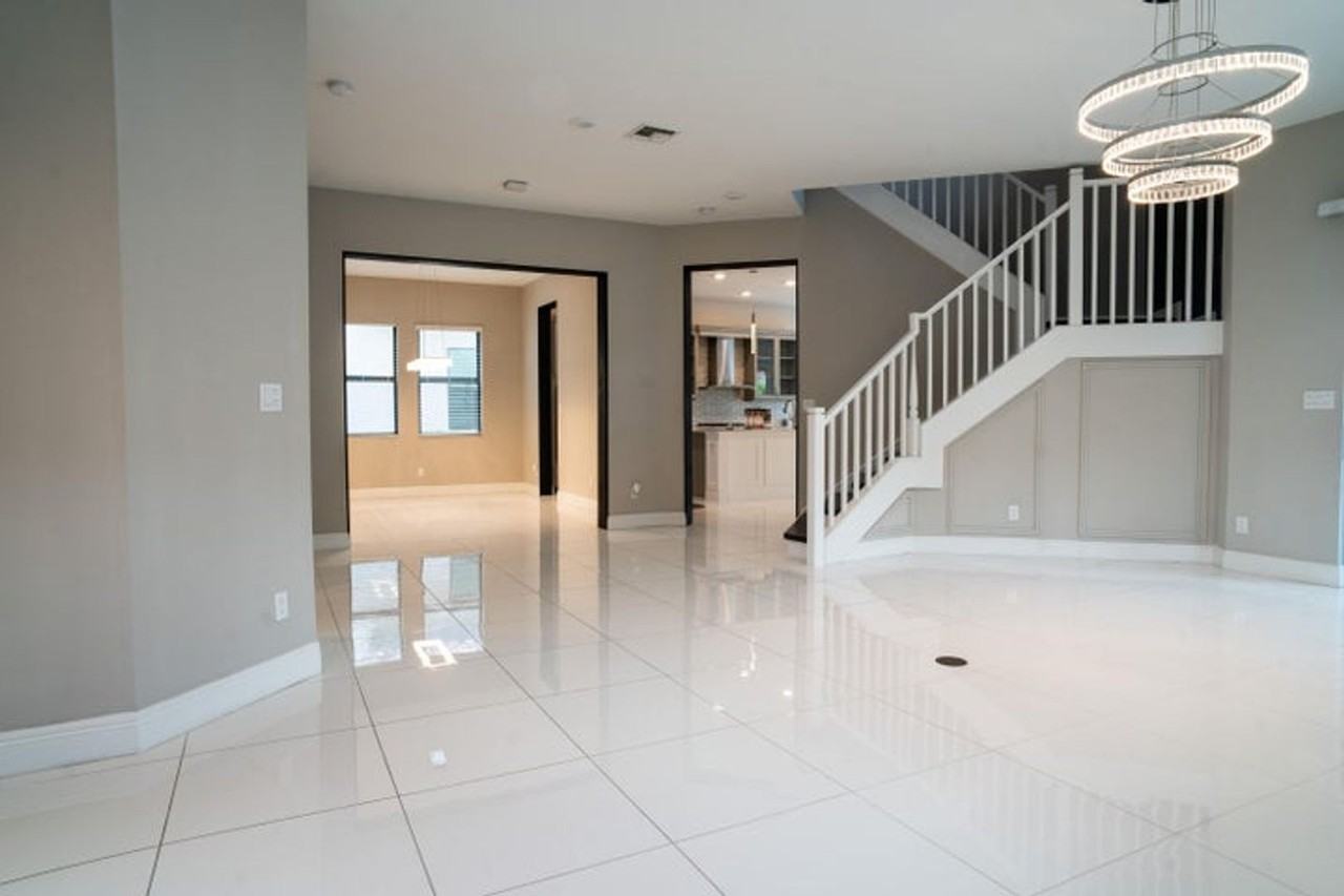 8665 E Baypoint Cir - Photo 3 of 20