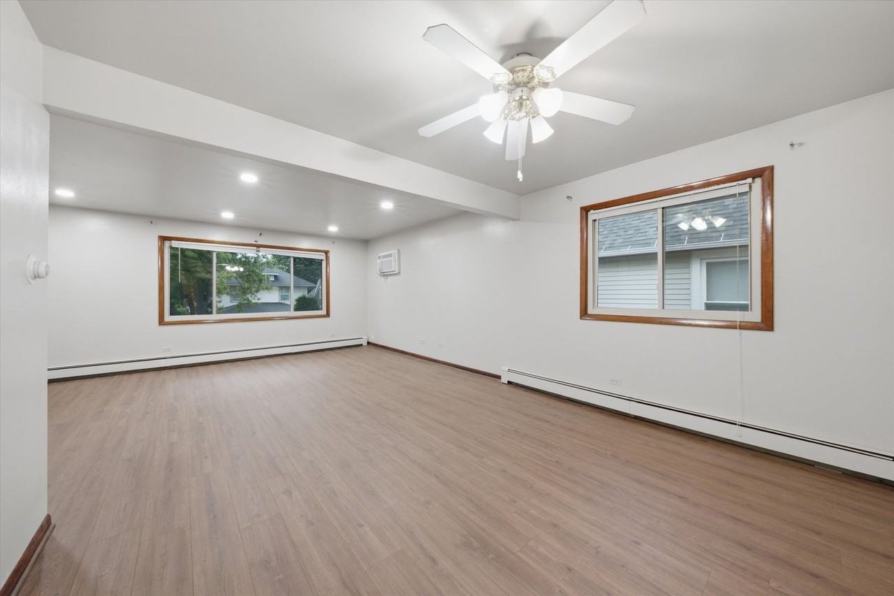 2521 Lewis St - Photo 6 of 34