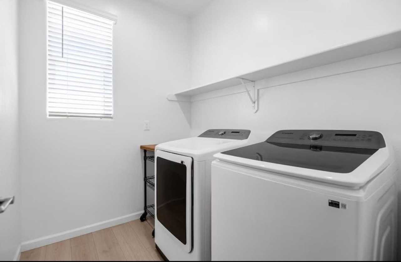 3049 N Dudley St - Photo 5 of 21