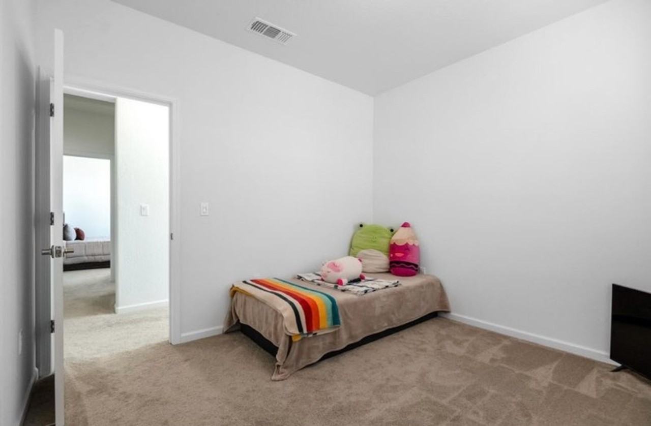 3049 N Dudley St - Photo 6 of 21
