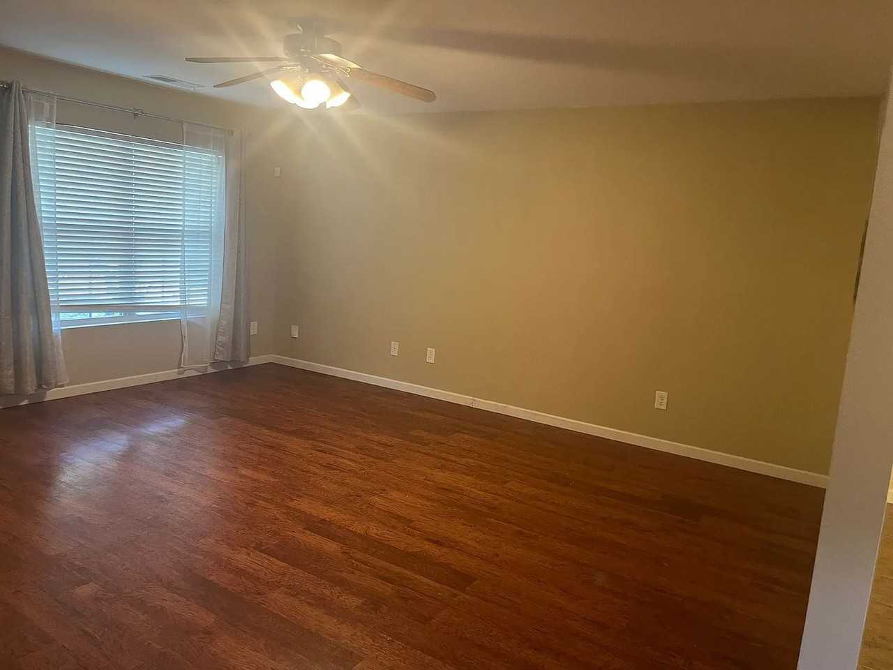 2324 Kirkgate Ln - Photo 5 of 15
