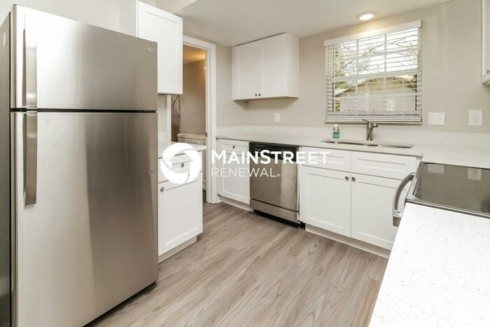 1220 Moton Ave - Photo 5 of 16