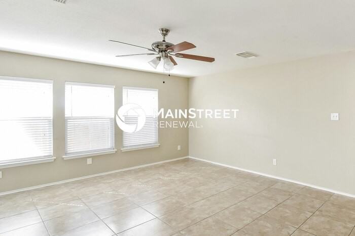 10334 Manor Crk - Photo 3 of 16
