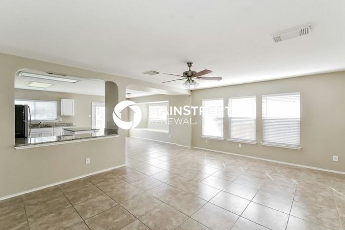 10334 Manor Crk - Photo 4 of 16