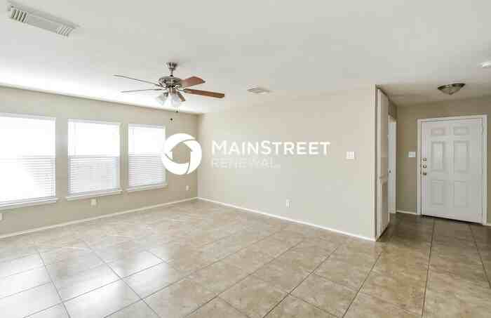 10334 Manor Crk - Photo 5 of 16