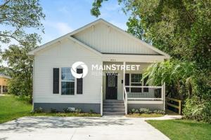 featured image of 851 17th Ave S