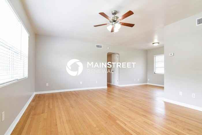 1354 Whitacre Dr - Photo 3 of 16
