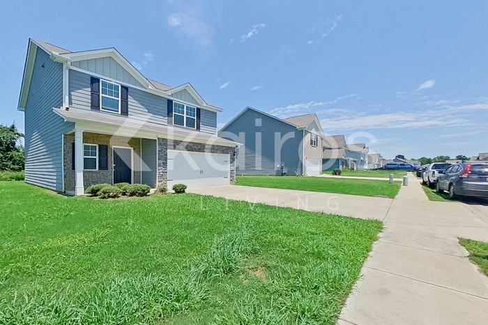 1103 Freedom Pkwy - Photo 2 of 26