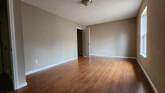 1700 Lone Oak Rd #19 - Photo 4 of 5