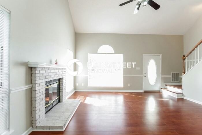 13841 Poppleton Ct - Photo 5 of 17