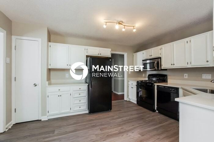 13841 Poppleton Ct - Photo 7 of 17