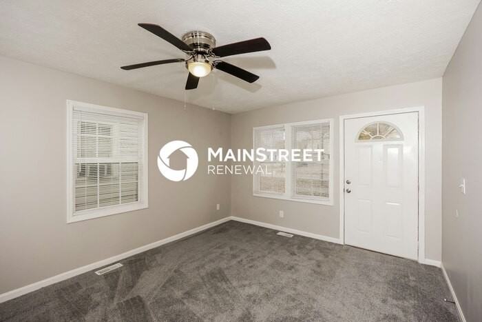 5020 Wellsworth Ave - Photo 6 of 16