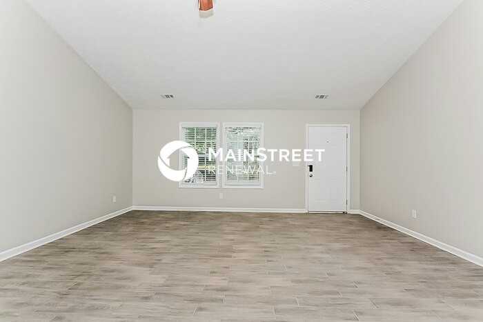 5877 Homestead Cir - Photo 3 of 16