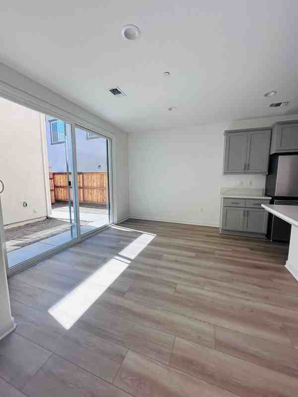 2590 Garden Farms Ave - Photo 2 of 23