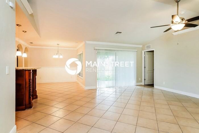 2131 Nw 17th Ave - Photo 3 of 16