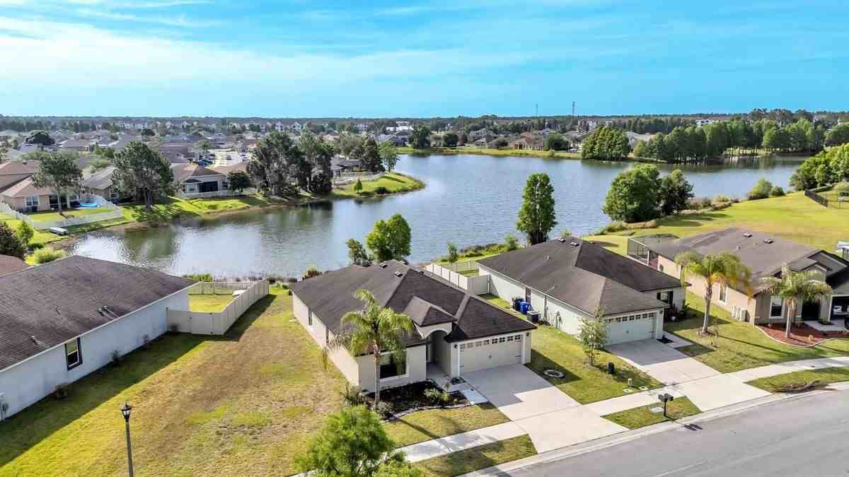 2447 Torrens Dr - Photo 2 of 7