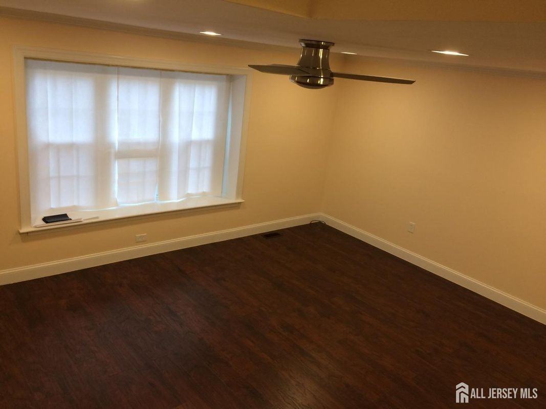 1 Mochen Ct - Photo 7 of 21