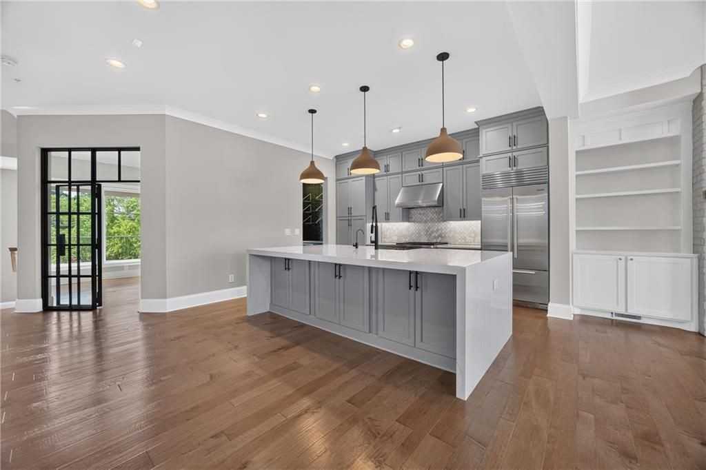 124 W Wieuca Rd Nw - Photo 2 of 25
