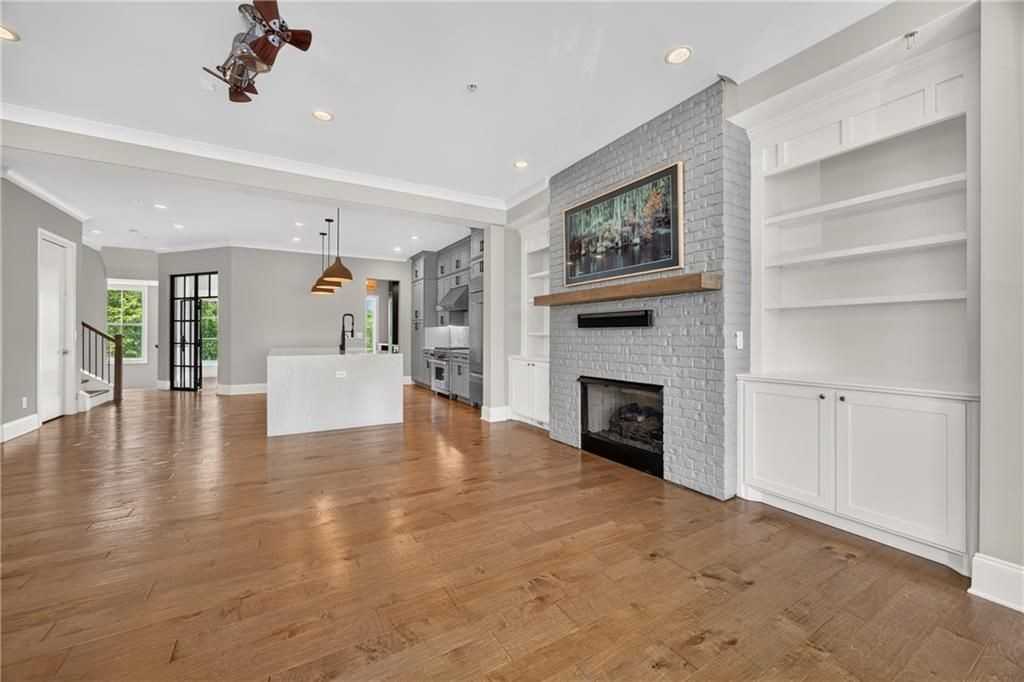 124 W Wieuca Rd Nw - Photo 7 of 25