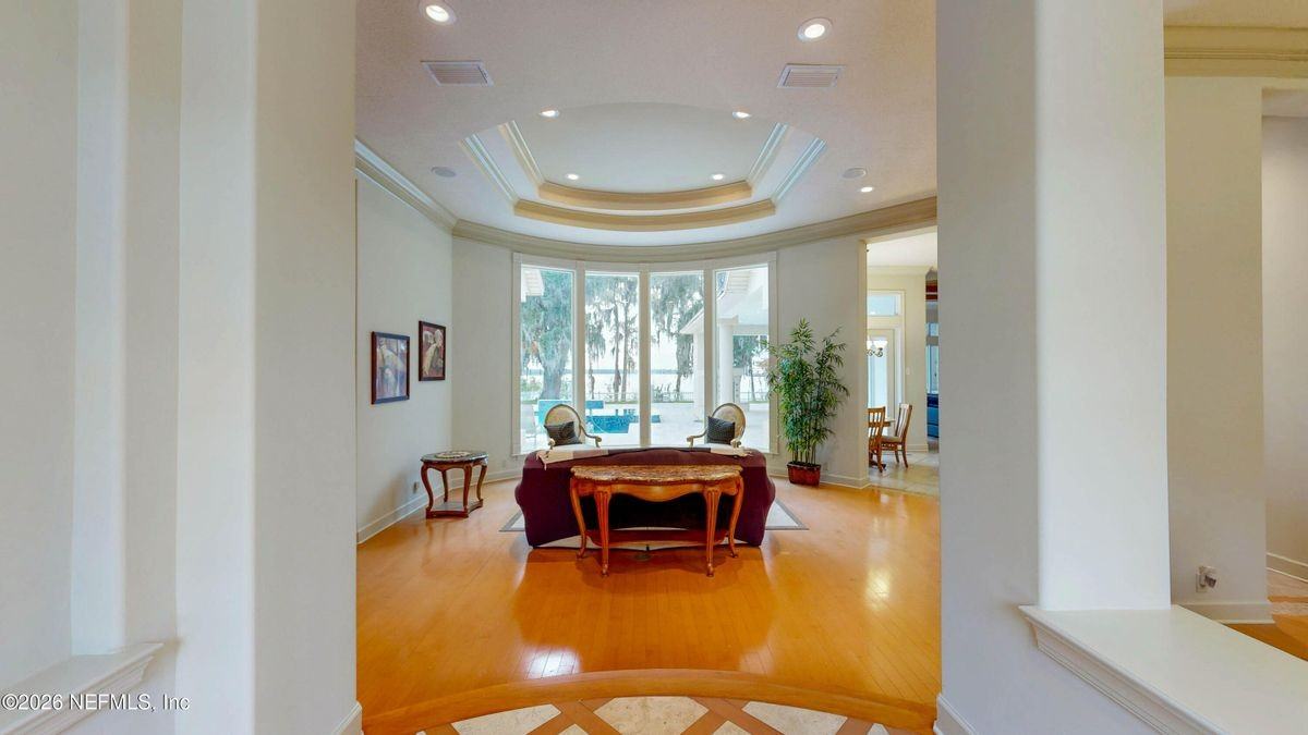5549 Steamboat Rd - Photo 4 of 50