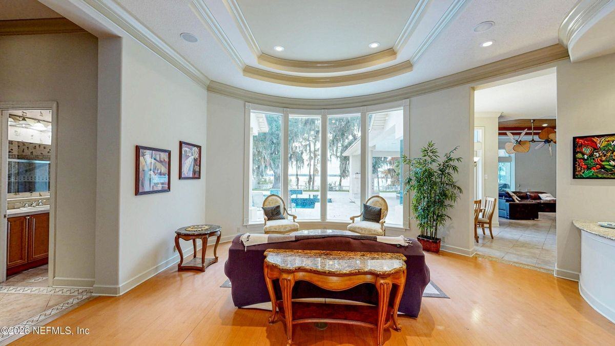 5549 Steamboat Rd - Photo 5 of 50