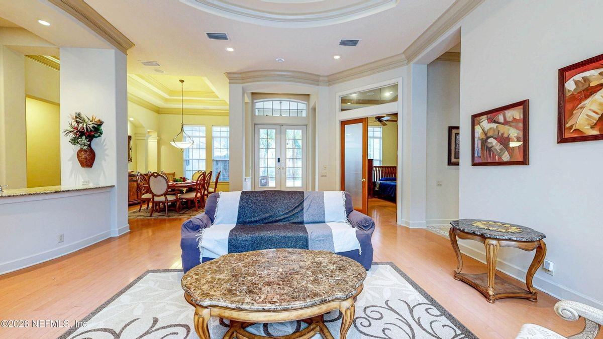 5549 Steamboat Rd - Photo 7 of 50