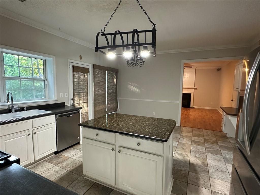 7235 Treyburn Dr - Photo 4 of 22