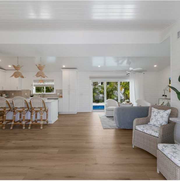 401 N Shore Dr - Photo 4 of 24