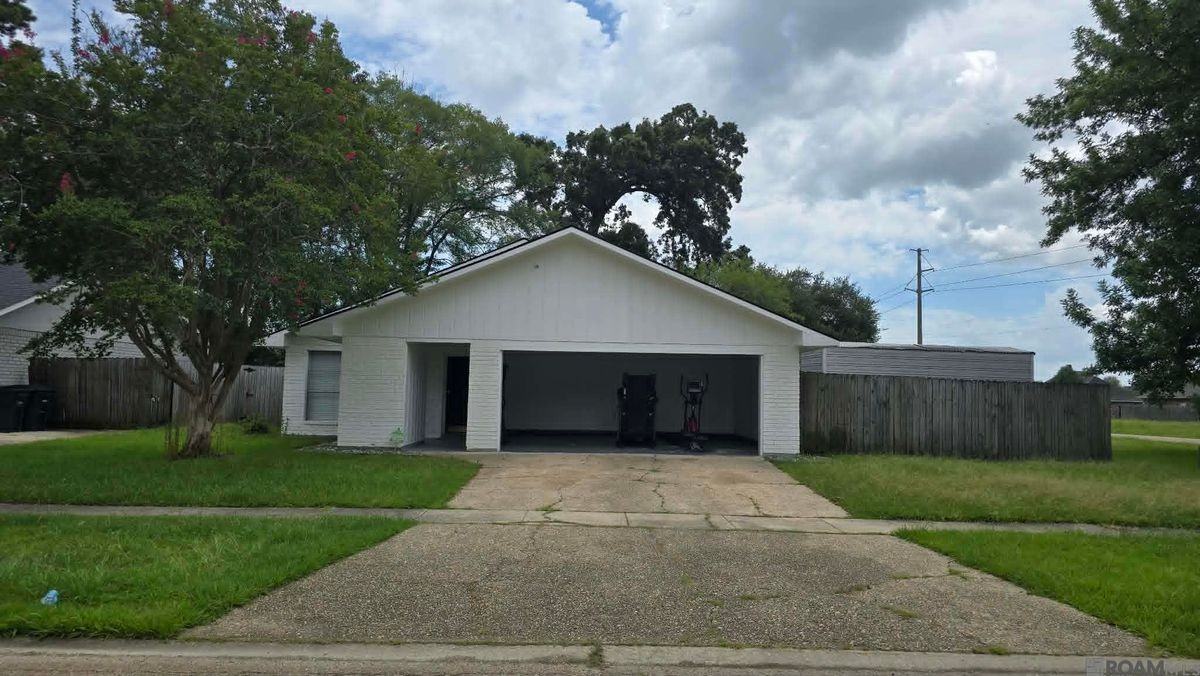 15110 Jester Ave - Photo 3 of 18