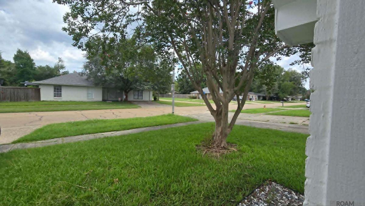 15110 Jester Ave - Photo 4 of 18