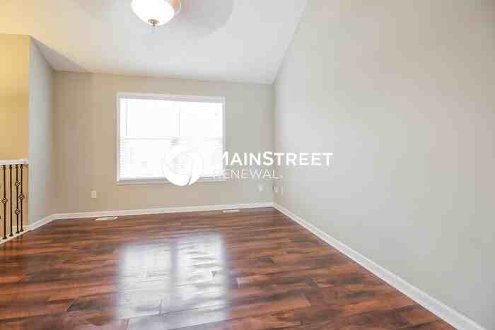 8310 Ne 112th St - Photo 3 of 17