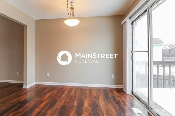 8310 Ne 112th St - Photo 4 of 17