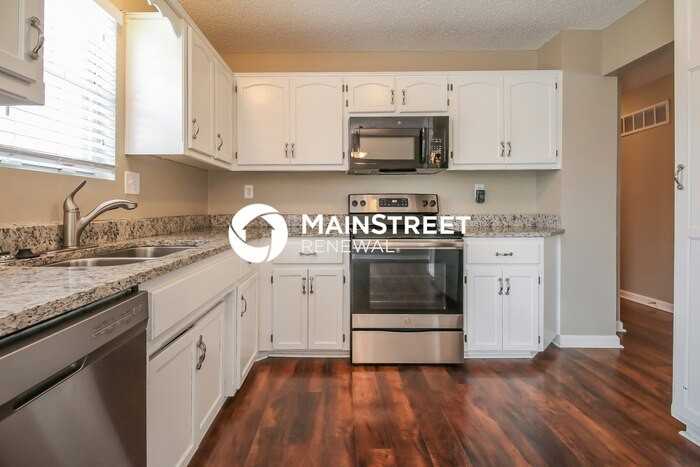 8310 Ne 112th St - Photo 5 of 17