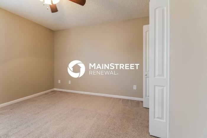 8310 Ne 112th St - Photo 6 of 17