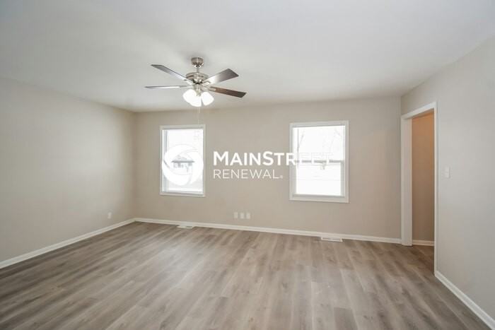 8123 Shottery Ter - Photo 4 of 15