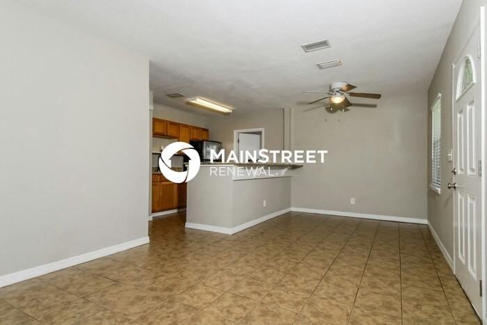 4601 W Paxton Ave - Photo 3 of 15
