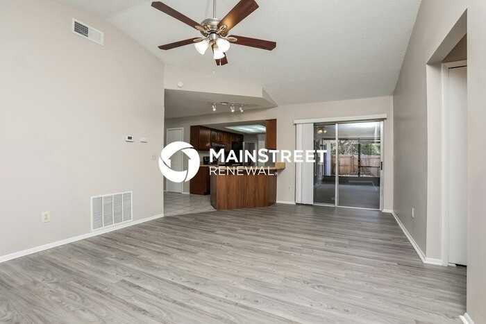 98 Fordham St - Photo 4 of 16