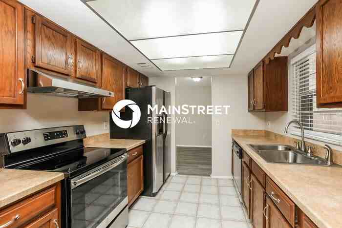 98 Fordham St - Photo 6 of 16