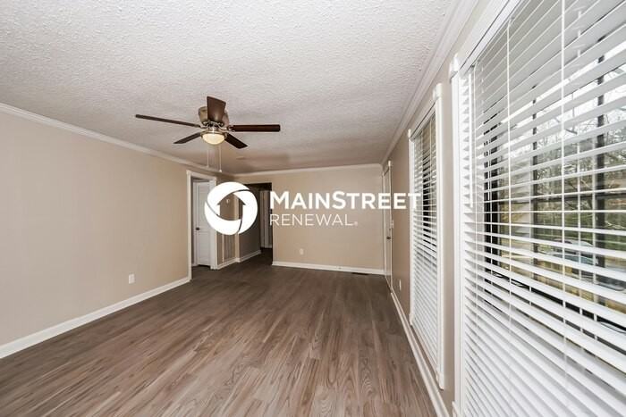 5057 Oak Leaf Cir - Photo 5 of 17
