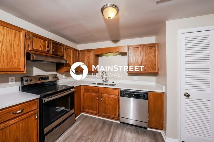 5057 Oak Leaf Cir - Photo 6 of 17