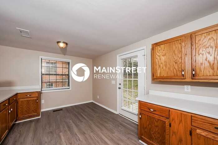 5057 Oak Leaf Cir - Photo 7 of 17