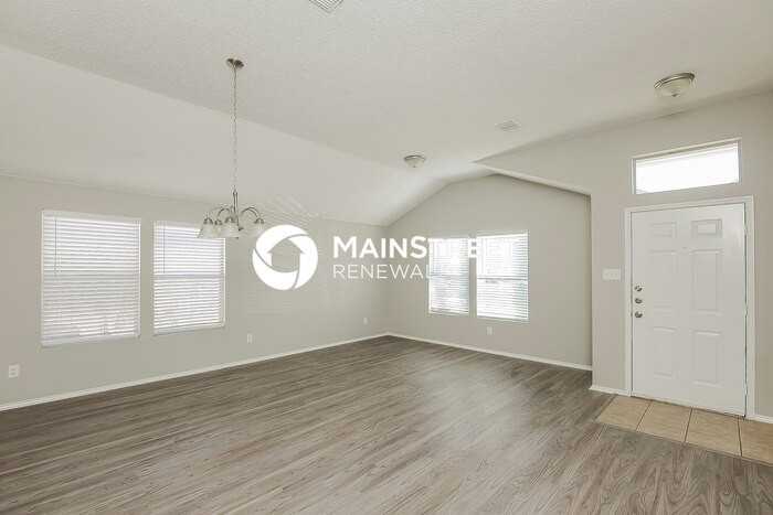 705 Langford Dr - Photo 3 of 16