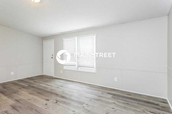 2318 Blair Dr - Photo 4 of 16