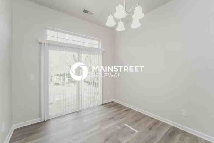 6212 Underwood Ave - Photo 4 of 15