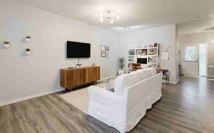 7860 Sandy Springs Pt - Photo 7 of 21